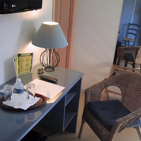 Hotel Logis L'esterella Saint-Raphaël