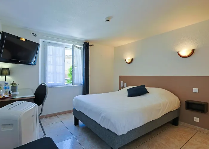 Hotel Logis L'esterella