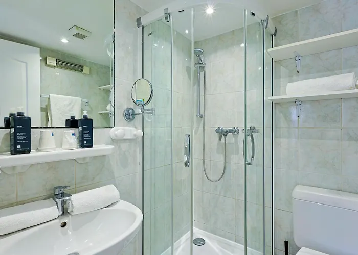 Hotel Logis L'esterella Saint-Raphaël