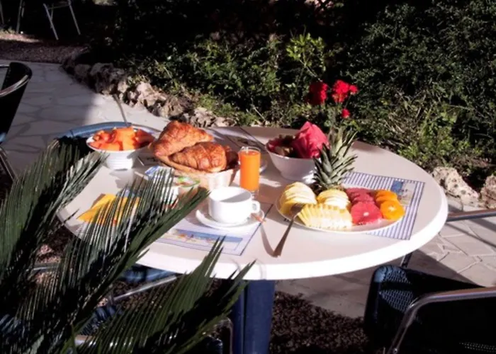 Logis L'esterella Hotel 3*