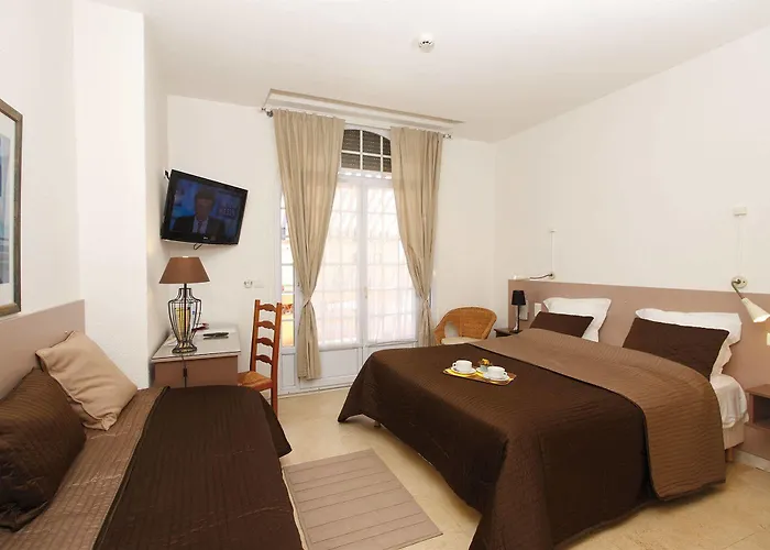 Hotel Logis L'esterella