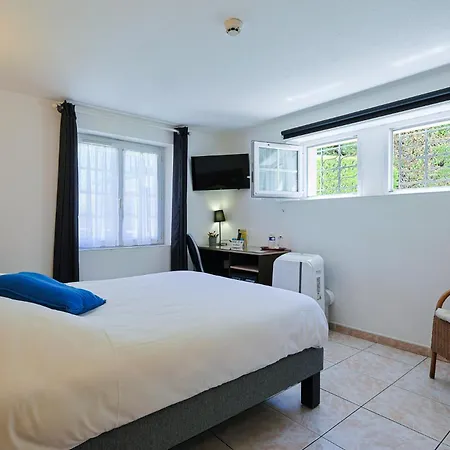 Logis L'esterella Hotell