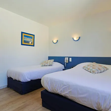 Logis L'esterella Hotel