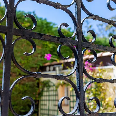 Logis L'esterella Hotel 3*