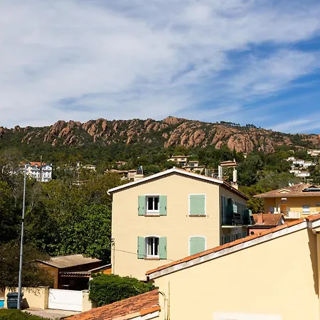 Logis L'esterella 3* Saint-Raphaël