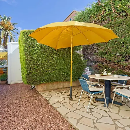 Hotell Logis L'esterella 3*