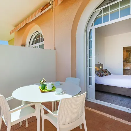 Logis L'esterella Hotell