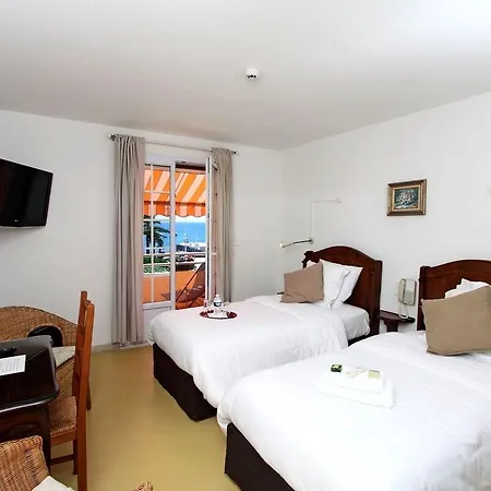 Logis L'esterella Hotel 3*