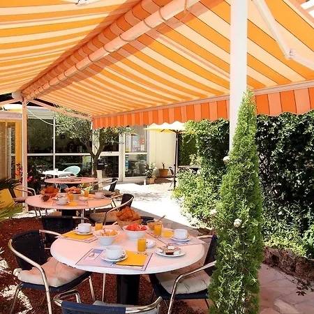 Logis L'esterella 3* Saint-Raphaël