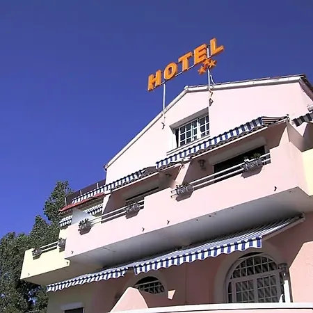 Hotel Logis L'esterella Saint-Raphaël