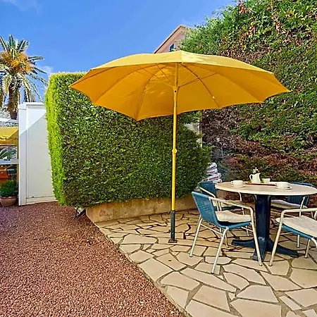 Logis L'esterella Hotel 3*