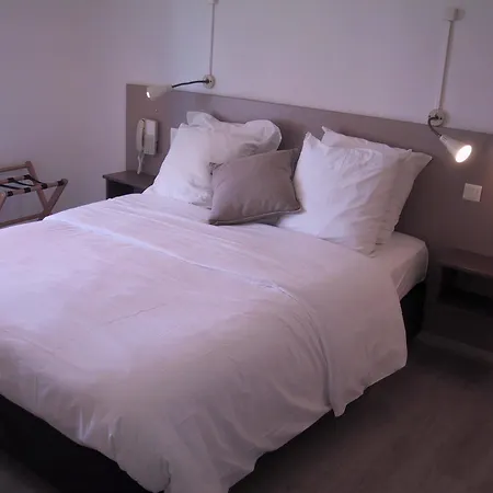 Logis L'esterella Hotell
