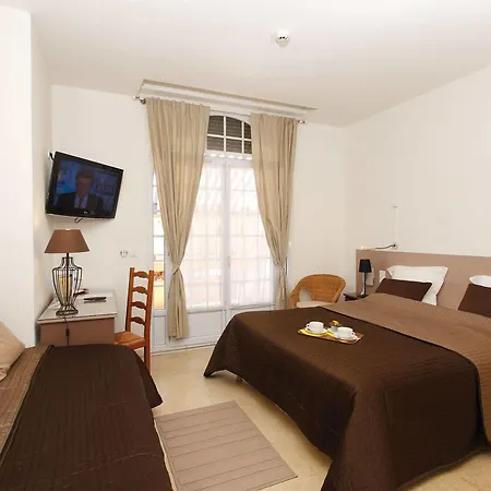 Hotell Logis L'esterella