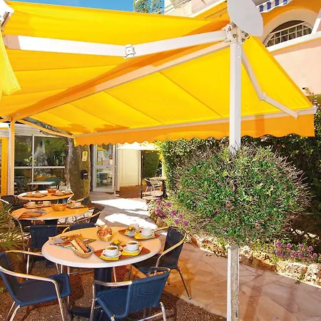 Logis L'esterella Hotel
