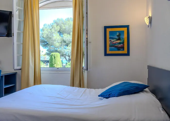 Hotel Logis L'esterella 3*